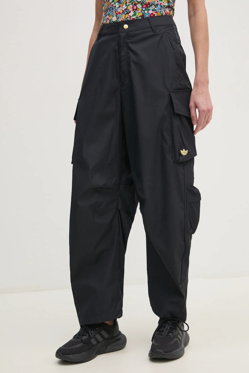 Hlače adidas Originals CARGO PANTS za žene, boja: crna, cargo kroj, visoki struk, JI5727