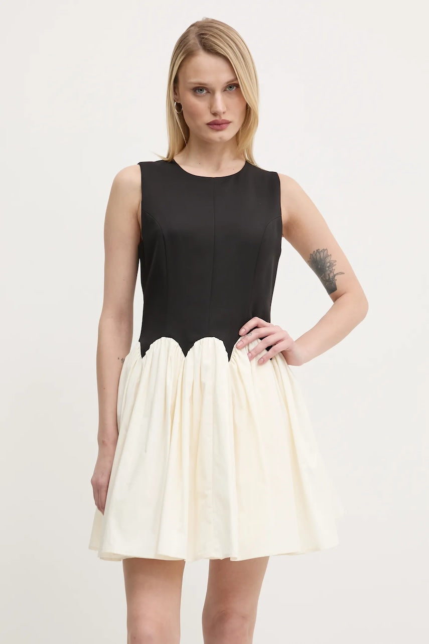 Haljina Never Fully Dressed Mini Monika boja: crna, mini, širi se prema dolje, NFDDR1820