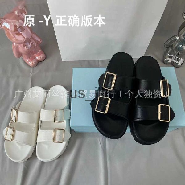 Slippers P Home 24 New Flat Buckle Slippers for Womens Summer Outerwear Genuine Leather Coolers Womens Thick soled Shoes Beach Shoes J241227