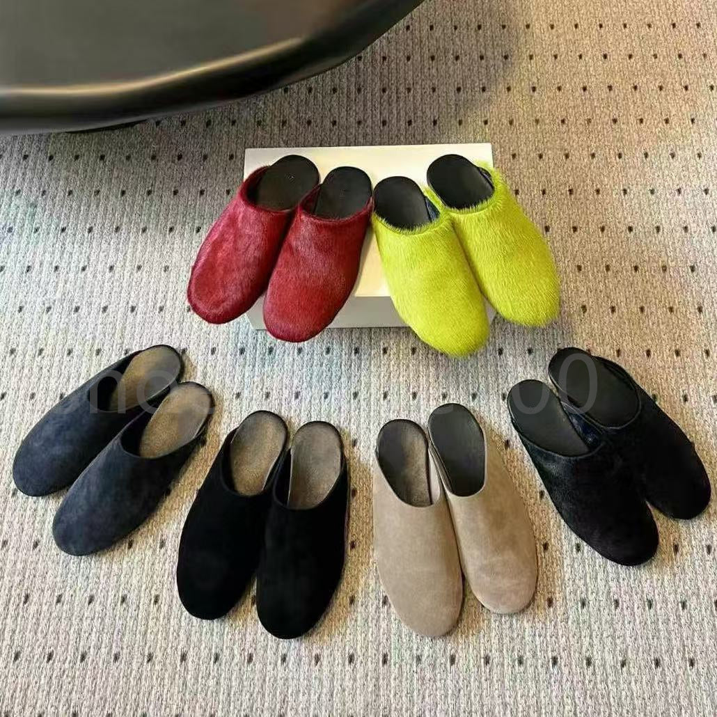 Designers Clogs Luxury Slippers Slide Brand Women Ladies Rubber Hollow Platform Sandals Flip Flops With Lnterlocking Scuffs Lovely Beach Woman Shoes