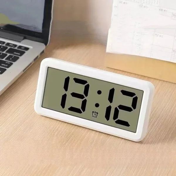 Battery Powered Digital Alarm Clock Time Date Display Snooze Table Clock 12-24H Wall-mounted LCD Clock With CR2032 Battery 250211
