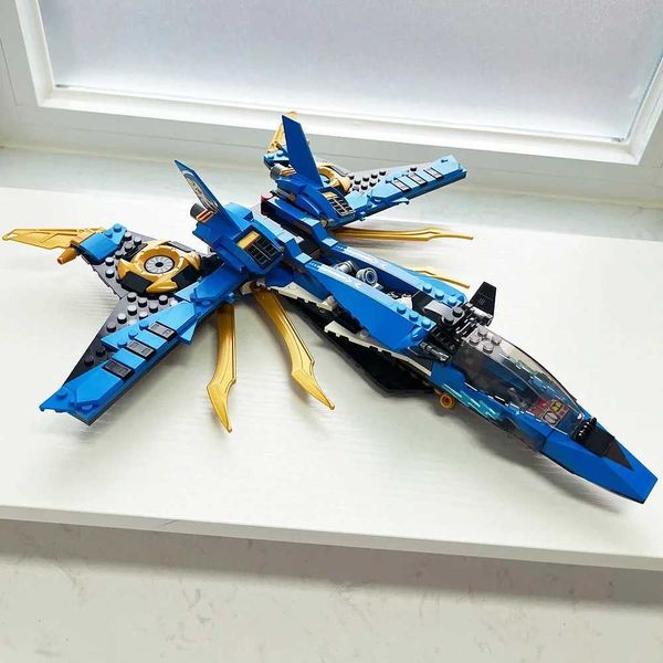 Fighter Model Building Blocks Set Create Able Architectural for Room Decoration Perfect Christmas Birthday Gifts 524pcs Z250108