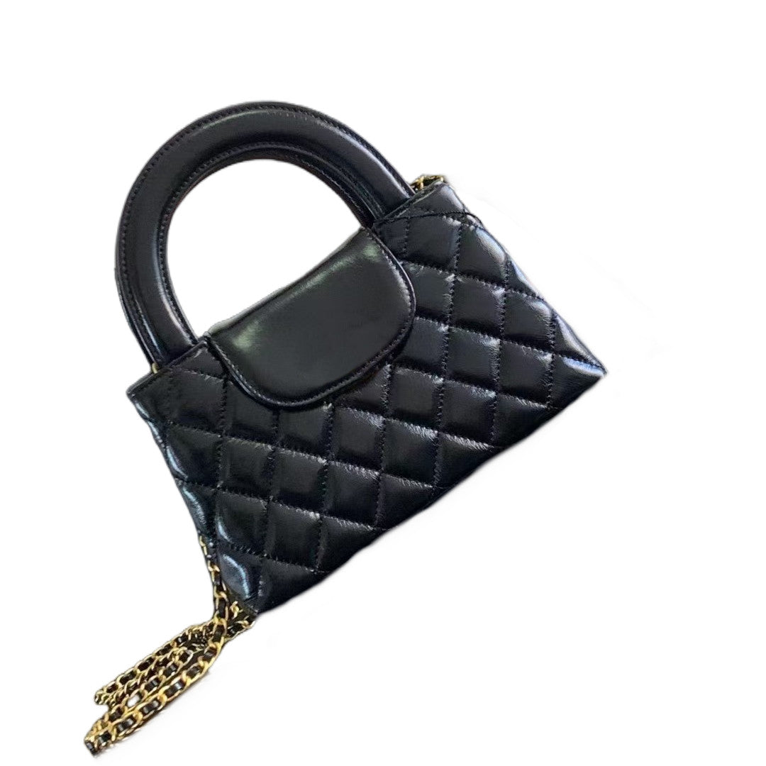 Designer lettered Leather Women&#039;s Shoulder Black Chain Mirror Quality Classic Bag High quality Luxury handbag Luxury Genuine leather handbag to