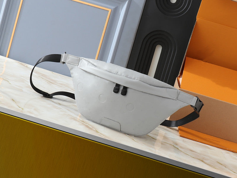 Designer waist bag luxury Bumbag letters crossbody belt pouch bags emboss Leather waist pack purse mens womens fashion fanny pack