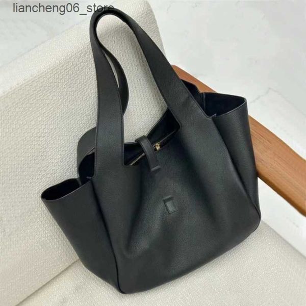 Shoulder Bags Bea Tote Bag Grained Leather Handbag Capacity Totes Women Crossbody Quality Beach Shopping L240910