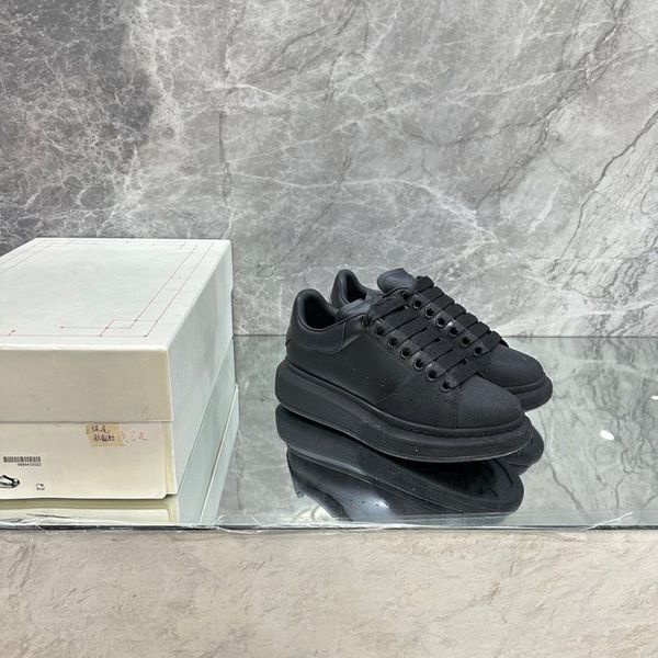 DS413 Design new men&#039;s flat bottomed height increasing casual shoes with Velcro soft sole, breathable, comfortable, non slip, daily uni