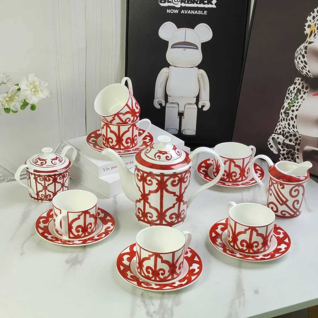 Red Geometry Home Coffee Set Bone China Cup Sauce Jar Milk Jar Sugar Jar Black Tea Set Coffee Software Kitchen Tea Set W241210
