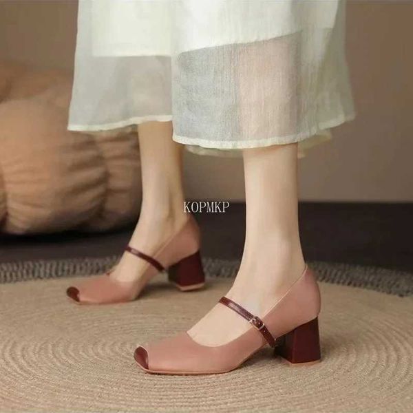 Sapatos de designer de primavera para Wen Pumps Square Toe Mary Janes Sapatos Pahwork High H Fi Wan Leather Shoes Zaptos Mujer Y241115