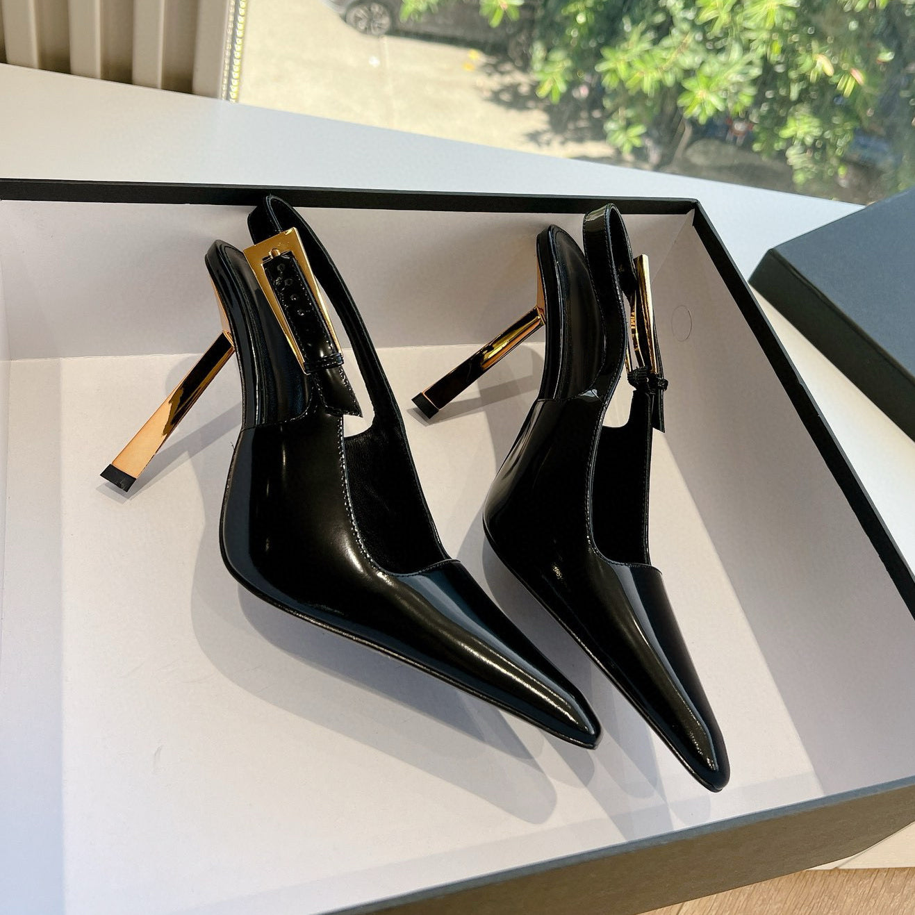 Designer Sandals High heels Luxury Designer shoes heels Paris Dress Classics Women 8cm 10cm Heels Black Golden Gold Wedding Bottoms