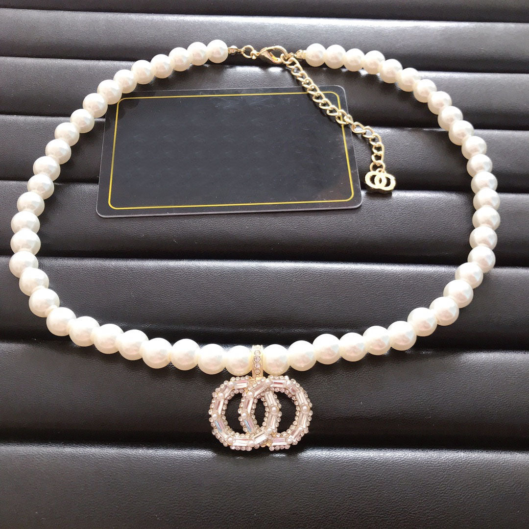 Designer Choker Womens Necklace Pearl Alloy Stamp Pendant Choker Necklaces High Quality Wedding Gift Jewelry