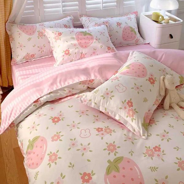 Cute pink strawberry down duvet covers flat bed sheets pillowcases floral bedding girls bedding soft and thick washed cotton bedding W240801