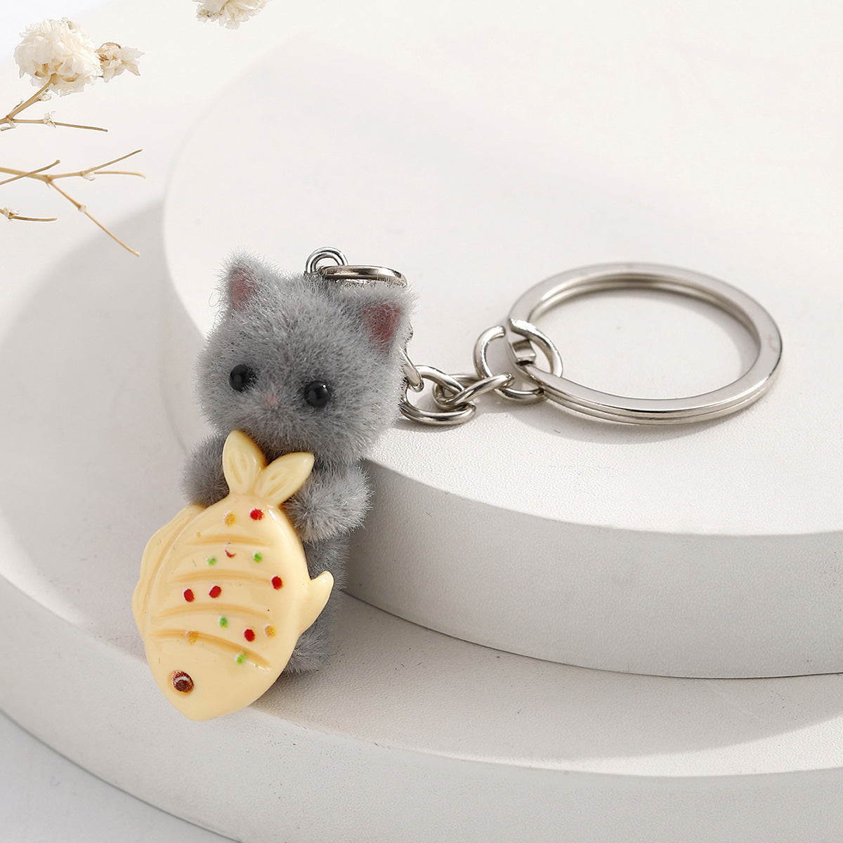 TEMU 1pc- Cartoon Cute Cat Keychain, Exquisite With Kitten Holding Decorative Pendant, Resin Flocking Cat Key Pendant, Daily Holiday Party Exquisite