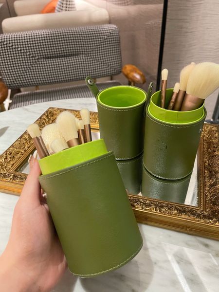 Party Favor Fashion Makeup Brush Set 8 PCS Makeup Tools With Round Green Storage Box For Women Girlfriend Birthday Gift Valentine&#039;s Day