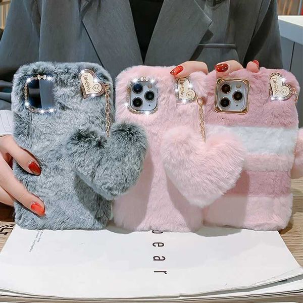 Cell Phone Cases Luxury Love Pendant Phone Case For iPhone 15 Pro Max 14 13 12 11 X XS XR 8 7 6 6S Plus SE 2020 Cute Warm Winter Plush Fur C