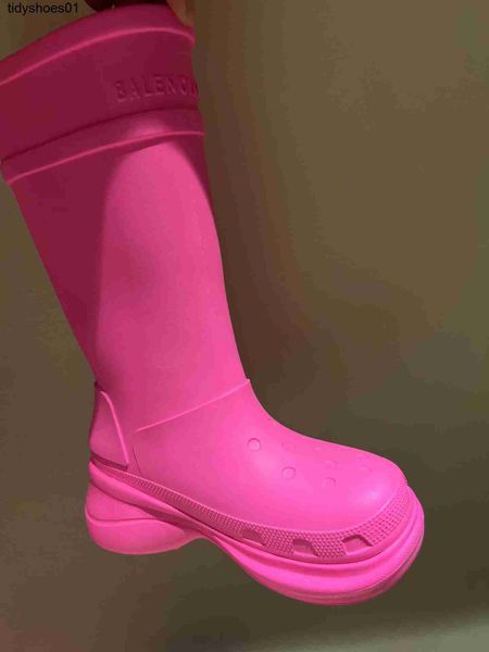 2023 runway balenciga rain boots Fashion Week fried street balenciga rain boots black high waterproof boots ins tide