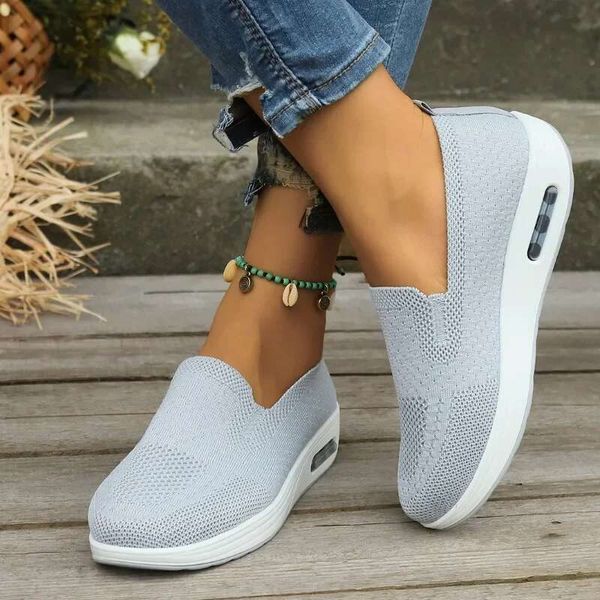 2024 Summer Fashionable Vulcanized Thick Sole Solid Color Breathable Women&#039;s Casual Comfortable Sports Shoes