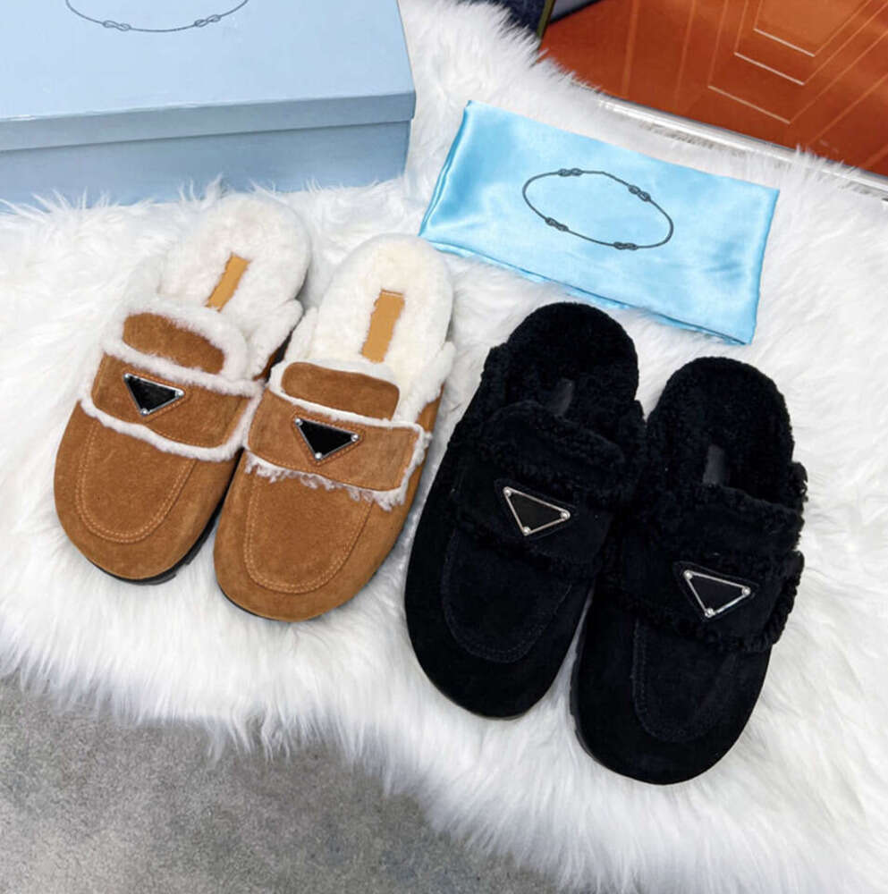 Designer Woman Slippers Fashion Warm Memory Foam Suede Plush Shearg ed Slip on Indoor Outdoor Clog House Women Sandals High quality shoes Sderf