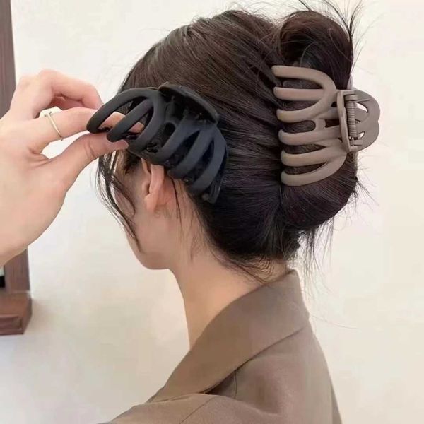 Korean Neutral Coffee Large Claw Clips for Thick Hair Accessories Women Headdress Ins Fashion Plastic Catch Crab Hairpins GiftsLp240727