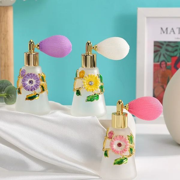 60pcs 50ML-1.7oz Pink Daisy Decorative Frosted Glass Airbag Spray Perfume Bottle Vintage Empty Refillable Essential Oils Atomizer Bottle