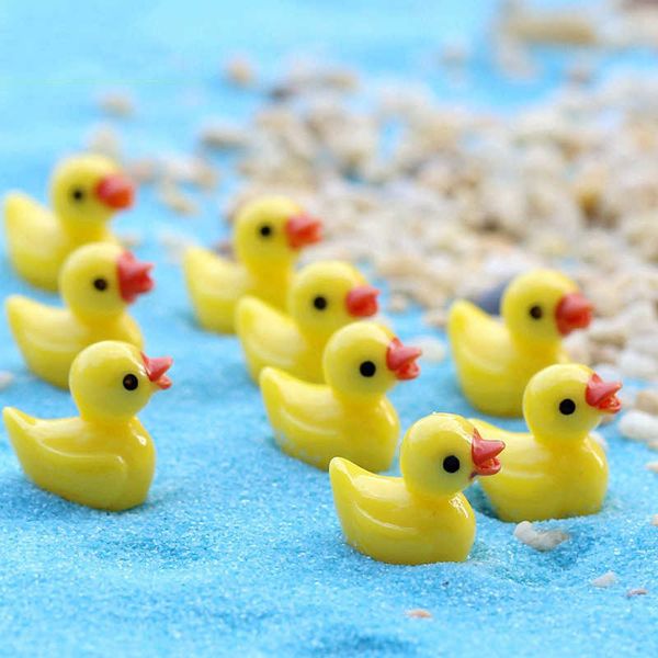 Novelty Items 50-100Pcs Mini Resin Ducks Miniature Ornament Yellow Tiny Duck Animal Figures Fairy Garden Micro Landscape Potted Plants Decor