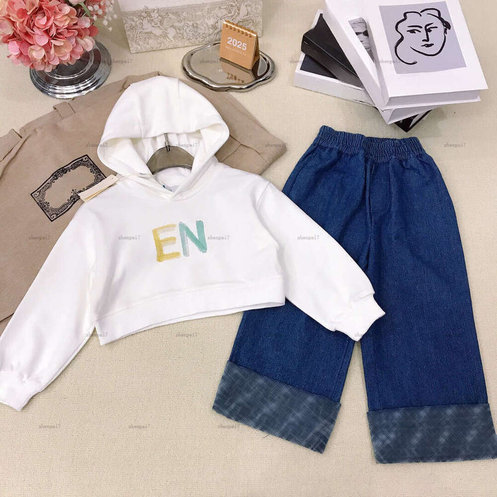 Top baby Tracksuits child hoodie set Autumn Sweater set kids designer clothes Colorful letter print sweatshirt and pants A875X24N216 Casual