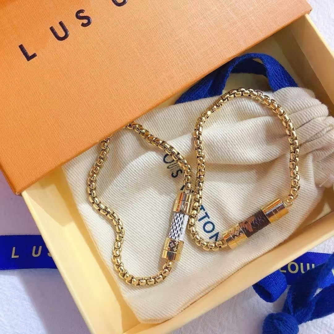 Luxury designer bracelet designer Jewelry Pendant clover bracelet Wedding Party charm bracelet Jewellery Chain Brand Simple Letter Women