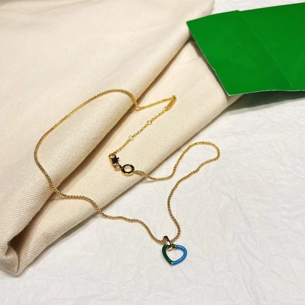 Luxury Designer Necklaces Chains Enamel 18K Gold Plated Copper Choker Chain Letter Womens Wedding Jewelry Accessories