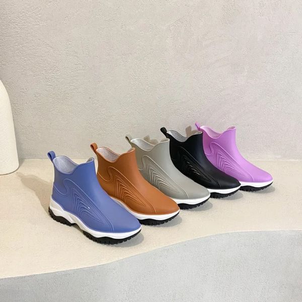 2024 Japanese Color-Block Thick-Soled Low-Cut Women&#039;s Rain Boots Waterproof Non-Slip Sleeves Work Shoes Worn Outside The Kitchen