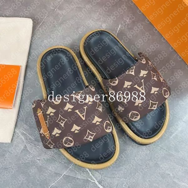 Designer Slides Slippers Pool Pillow Men Sandals Women Platform Slipper Classic Brand Summer Beach Scuffs Flat Comfort Mule Denim Embossed S