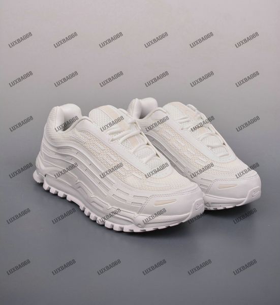 Run Trainers Designer Shoe Leather Luxurys Sneakers Trainer Runner Sports Sapatos casuais de borracha