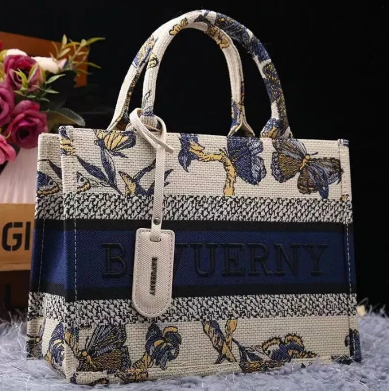 Hot 2025 Womens Lambskin Shopping Tote Bags Quilted Top Handle Shoulder Purse Black White Outdoor Sacoche Large Capacity Handbags36cm 41cm