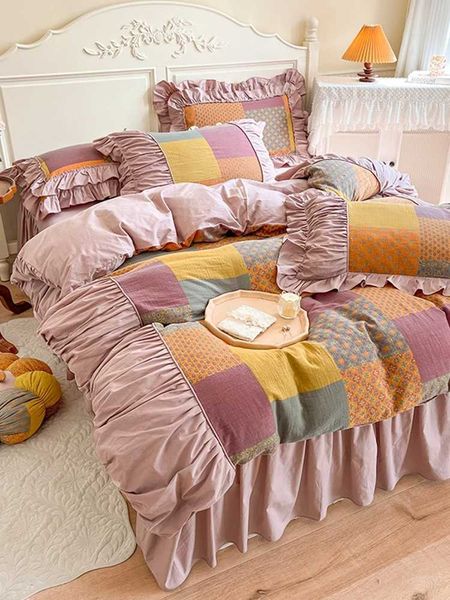 Four-Piece Set Bed Skirt Stitching Printing and Dyeing Household Bedding French Retro Plaid Cotton Thickened Warm Autumn WinterC250205