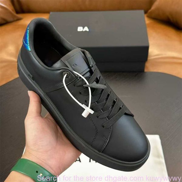 2025 new leather mens casual board lightweight cowhide driving travel lace up white shoes