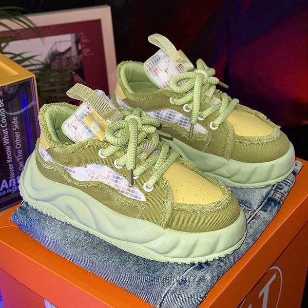 New skateboarding shoes thick-soled shoes breathable spring and fall bread shoes men&#039;s casual shoes dissolved board shoes