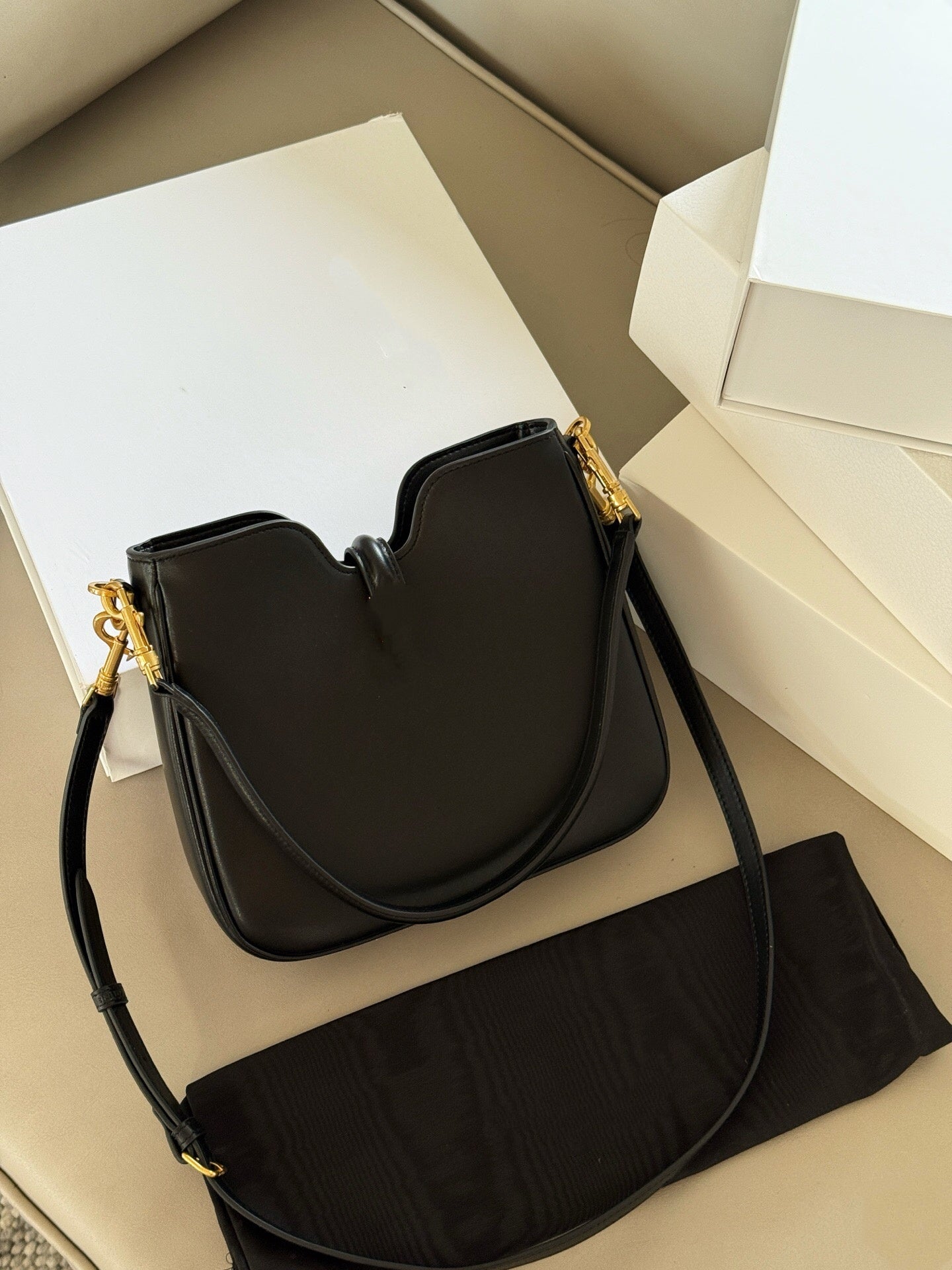 A560-AAA Small Fresh Lily Flower Cosmetic Bag - Portable Travel Skin Care Storage