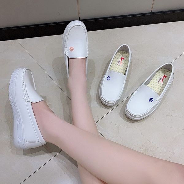 Hospital new nurse shoes women soft sole non-slip not tired feet breathable medical shoes wedges work leisure comfortable small white shoes