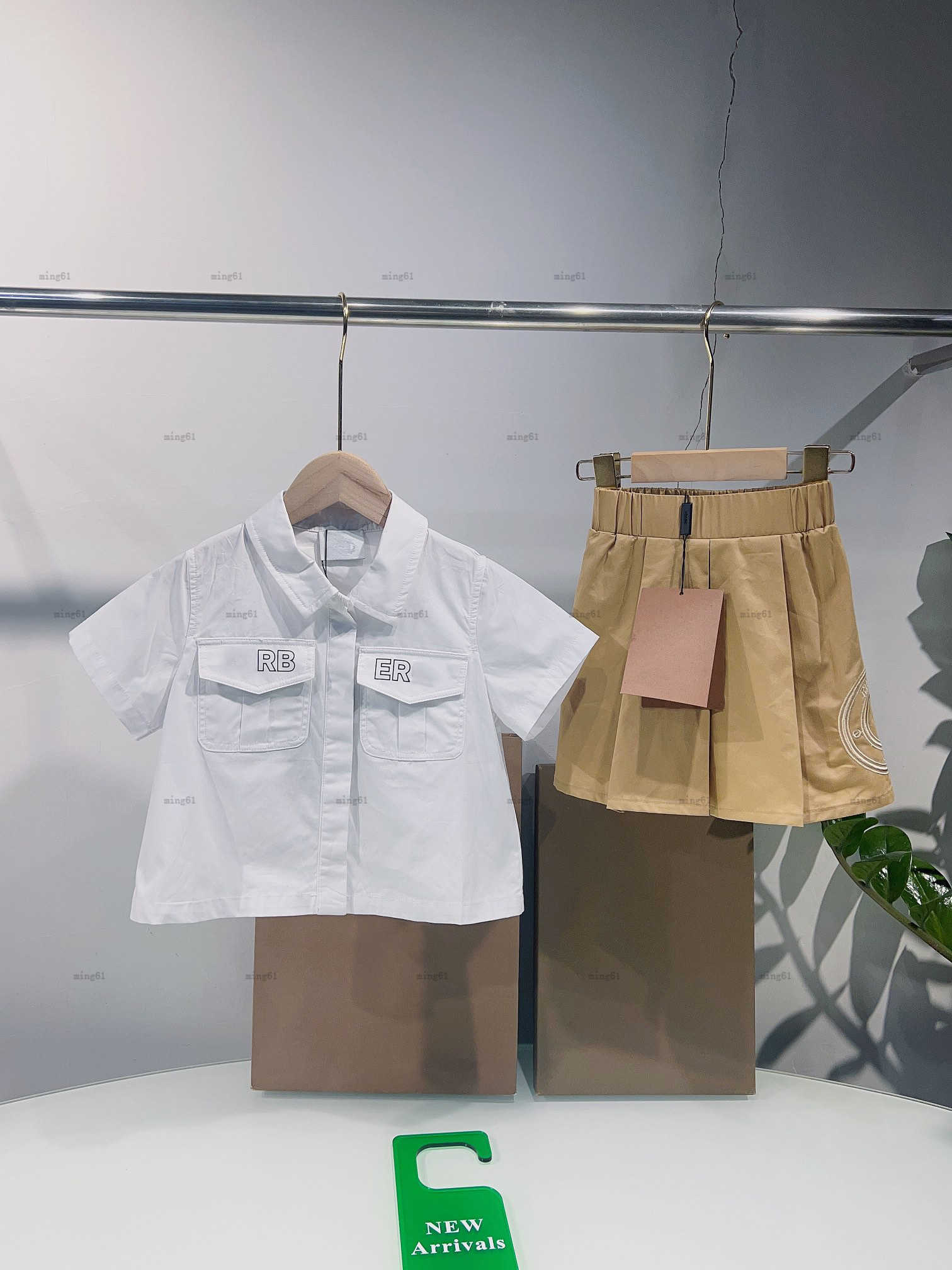 Brand girls dress sets suit children tracksuits baby T-shirt set kids designer clothes Dual pocket design short-sleeved shirts and skirts