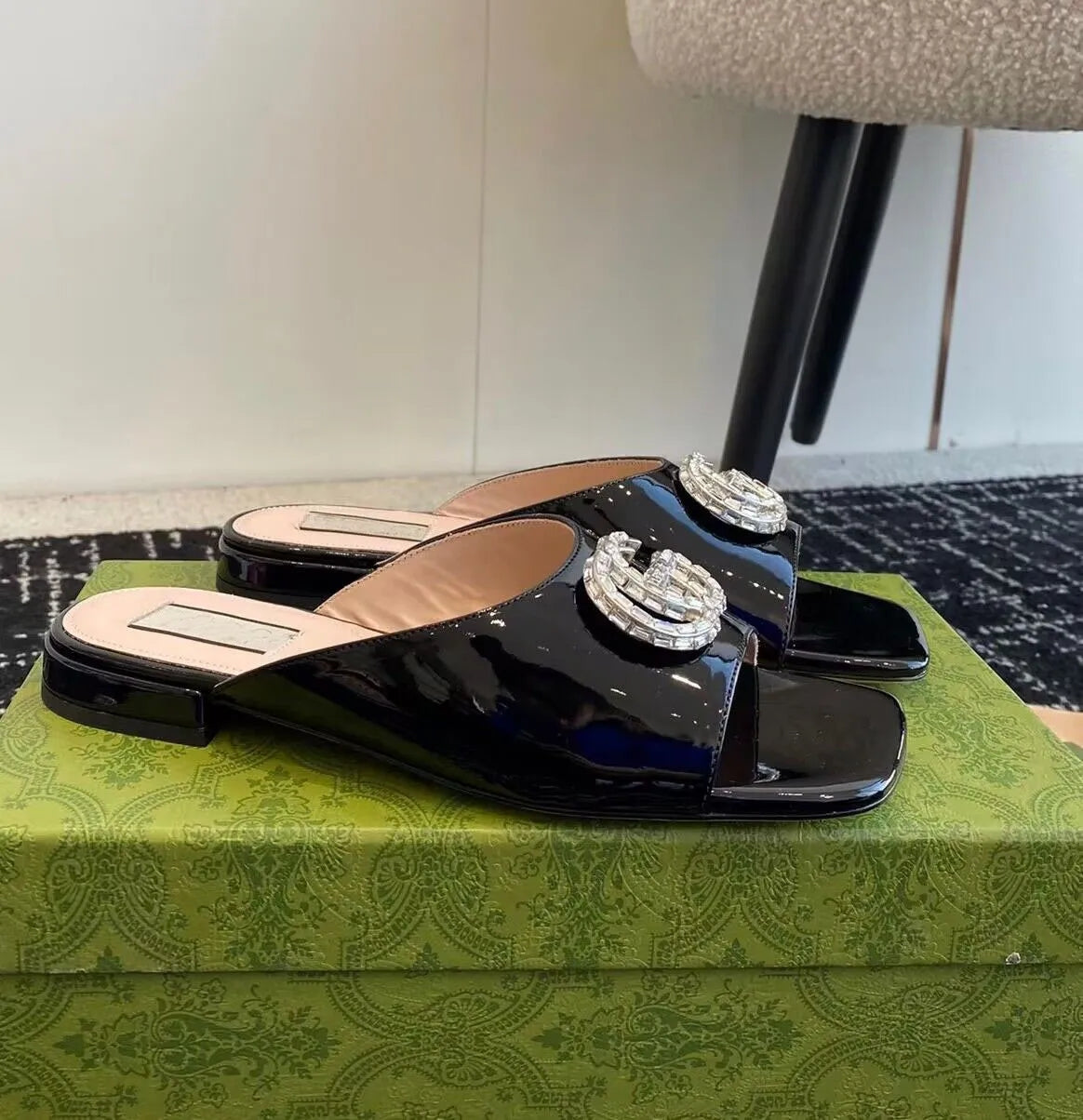 Summer 2024 Women Slide Flats Crystal-set Sandals Shoes Sparkling Hardware Double-G Beach Slippers Patent Leather Nude Black Green Lady Walking EU35