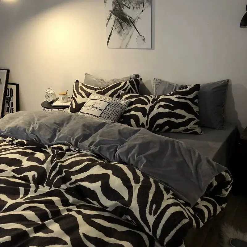Bedding sets New Zebra Bedding Set Kids Adults Twin Full Queen Bed Flat Sheet Korean Style Duvet Cover Pillowcase No Filler Stripes Bed Linen J24050
