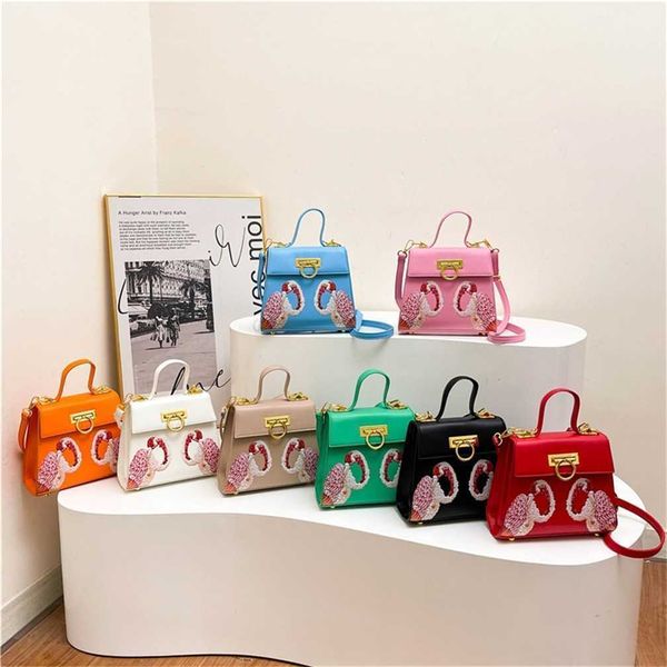 Designer Womens handbag large capacity shoulder trendy temperament crossbody sense versatile armpit Kelly bag