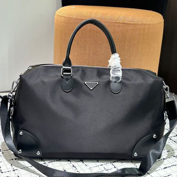 Designer bags Luxurys Classic Nylon Briefcase bags Computer Bags Travel Bag Crossbody Bags Purse Card Ccredit card slot Messenger Bag Fortun