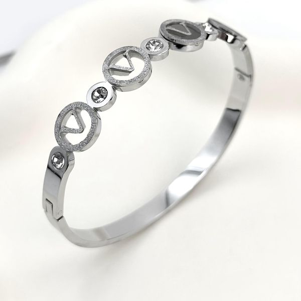 Plated Designer Sier Bracelets Design Brand Letter Wedding Jewelry Gift Women Crystal Bracelet LoveR Bangle Stainless Steel Jewellery Wholes