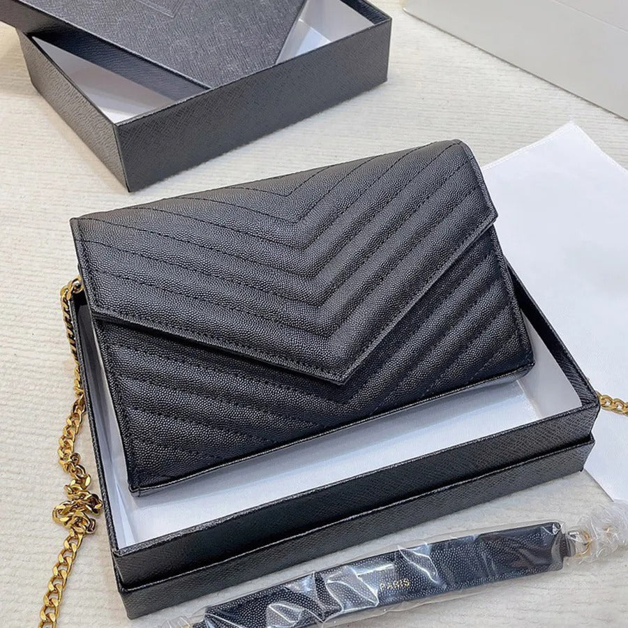 Fashion designer shoulder bags, luxury hobo bags, simple and versatile design, can be used on one shoulder or crossbody, suitable for commuting and