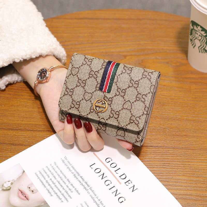 Women&#039;s Short 2025 New Compact Thin Wallet Versatile Elegant Foldable Large Capacity Card Holder Simple Coin Purse