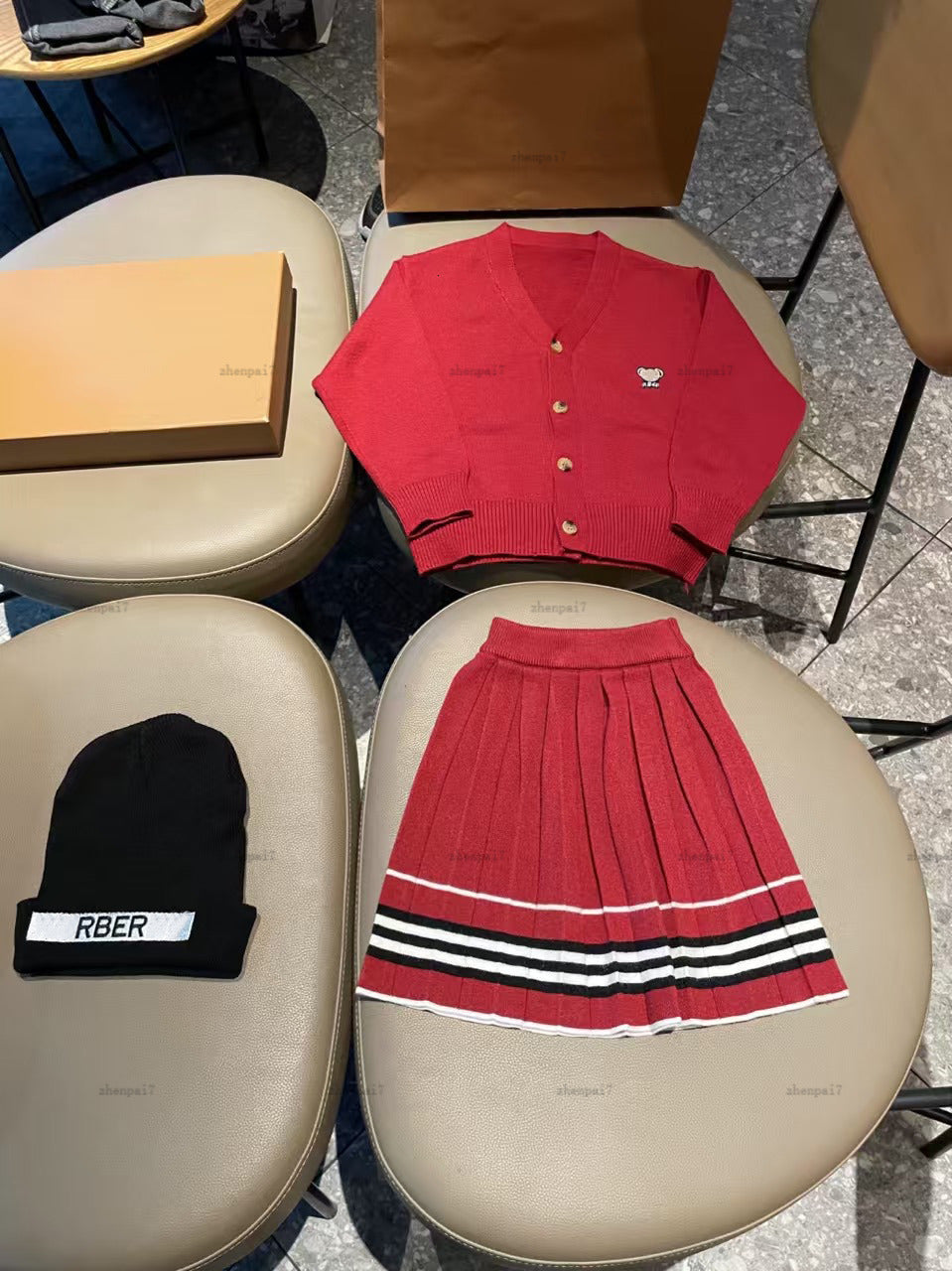 Top baby dress Girls suit kids designer clothes autumn Long-sleeved jacket skirt and knitted hat A082X03N033