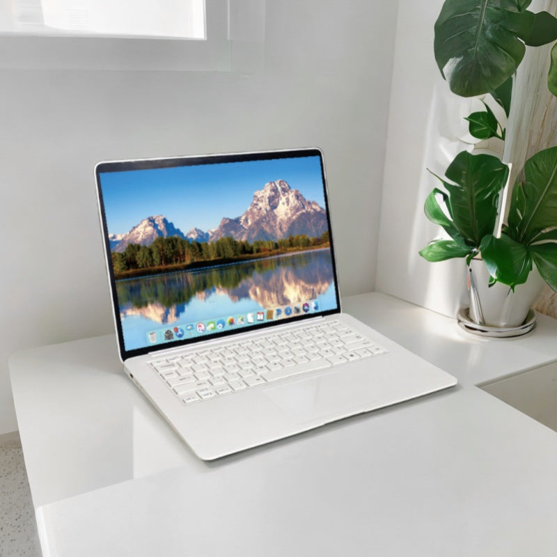 MacBook Pro 13.3 new full screen notebook model - simulation computer - laptop model - model house model props