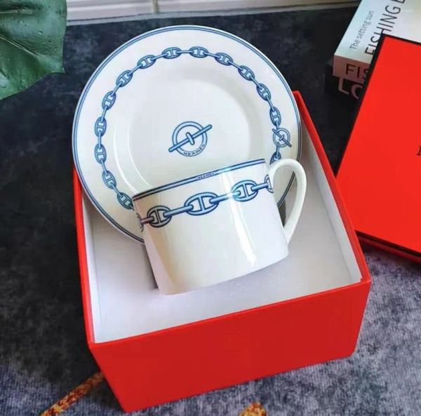 Plates High-End Exquisite Pig Nose Tray Tide Brand Ceramic Rectangular Plate Classic Chain Dessert Decorative Accessories