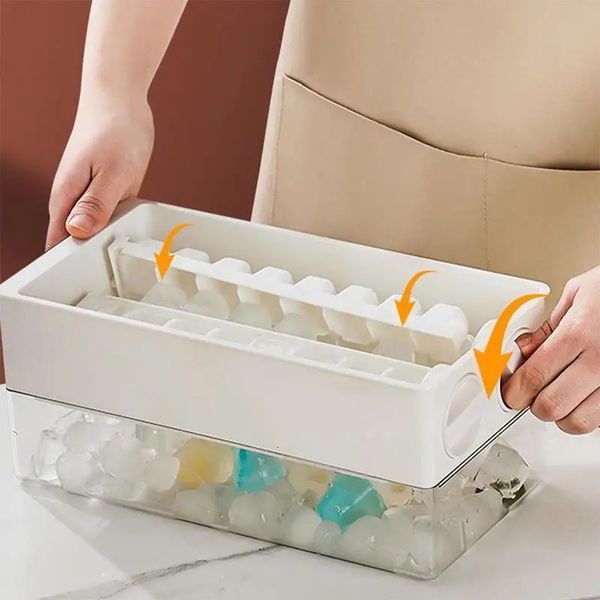 Rotating ice cube tray with lid and bucket easy to release whiskey cocktail ice cube molds frozen ice cube making kitchen tools 240510