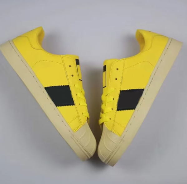 Designer Shoes Bold Gold Men&#039;s and Women&#039;s Skateboarding Shoes Super Casual Wear Resistant Low Top star Yellow Black GY2070