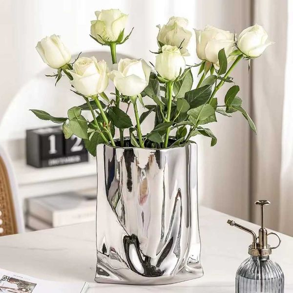 Silver-plated Ceramic Vase Ro Style Flower Arrangement Decoration Decorative vase Strawberry decor vase Black vase Y250116